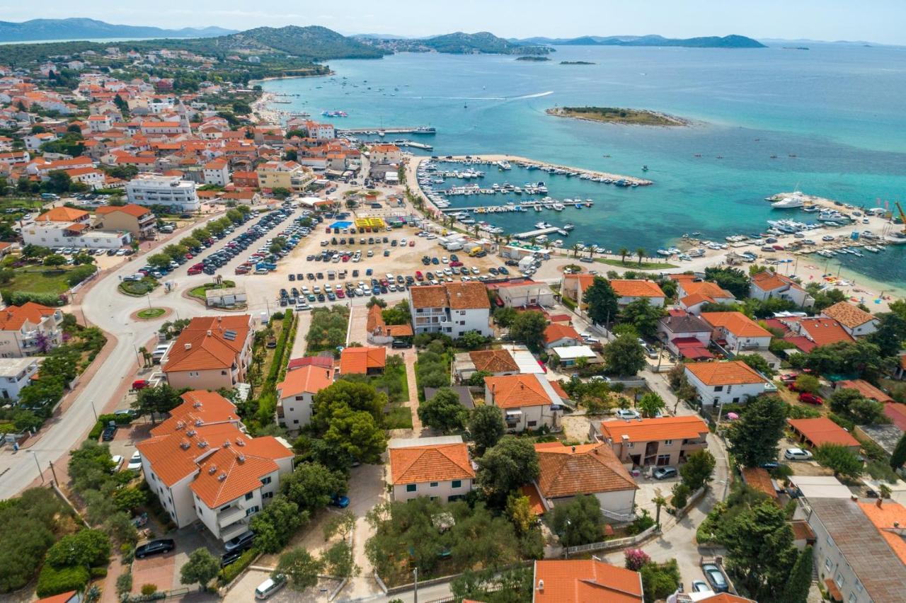 Apartmani Vilma Pakoštane Esterno foto