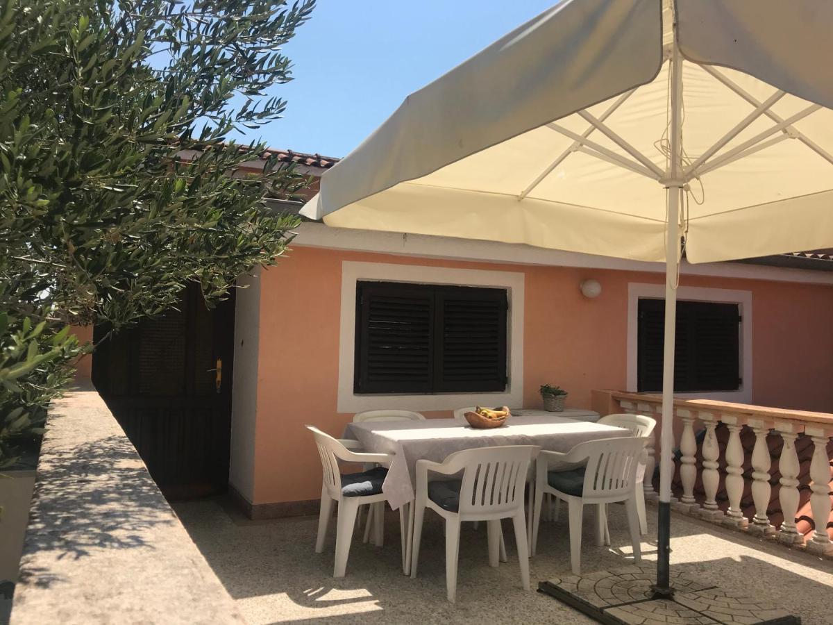 Apartmani Vilma Pakoštane Esterno foto